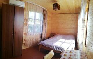 Гостевой дом Гостевой дом Олимп Пицунда Двухместный номер с 1 кроватью и собственной ванной комнатой-7