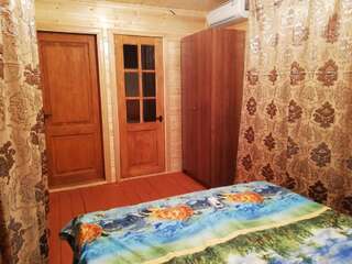 Гостевой дом Гостевой дом Олимп Пицунда Трехместный номер «Комфорт» с душем-10